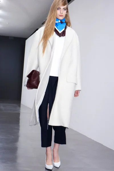 Look 1